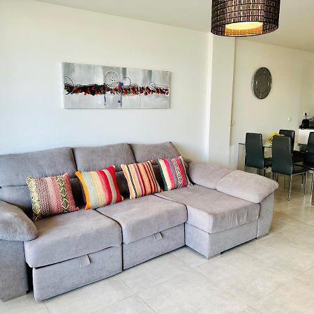 2-Bedroom-Apartment With A Terrace, Pool, Gym มาลากา ภายนอก รูปภาพ