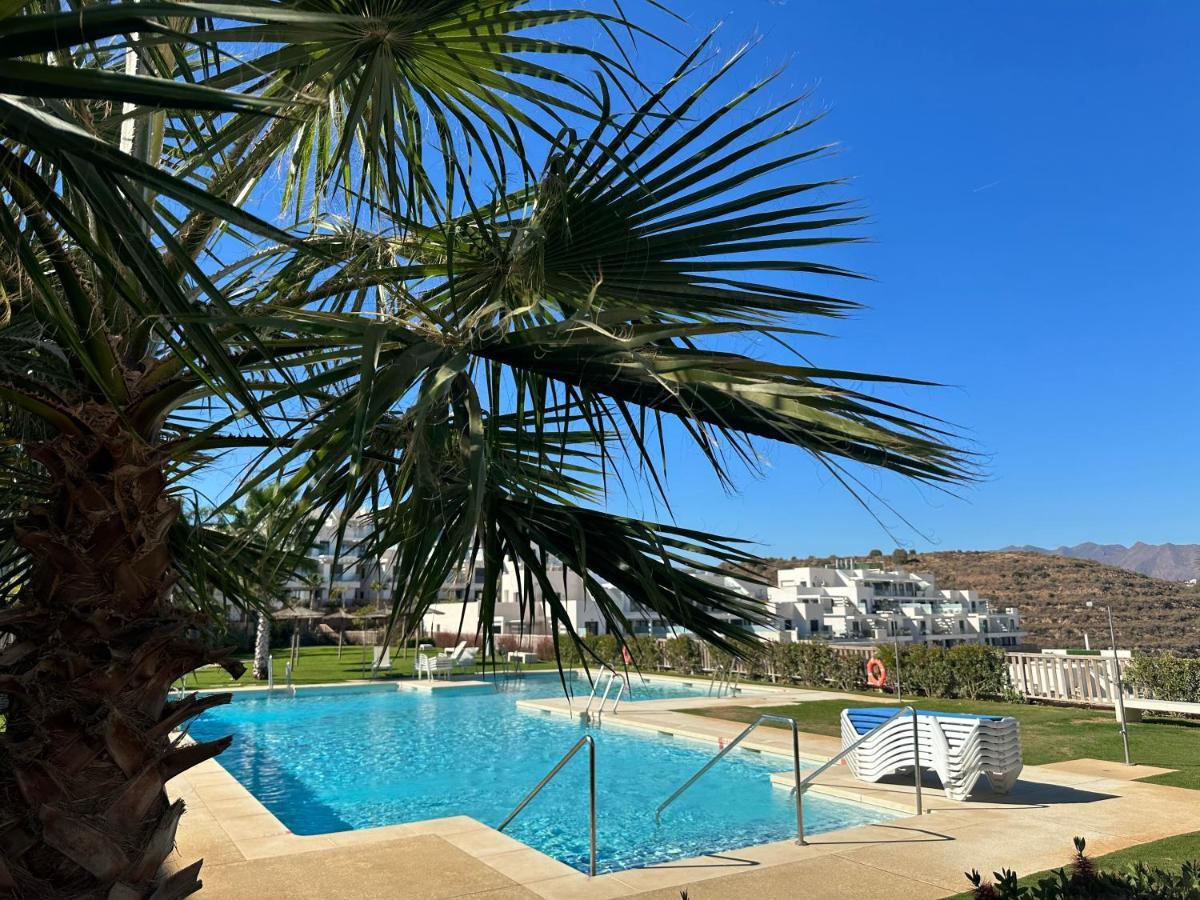 2-Bedroom-Apartment With A Terrace, Pool, Gym มาลากา ภายนอก รูปภาพ