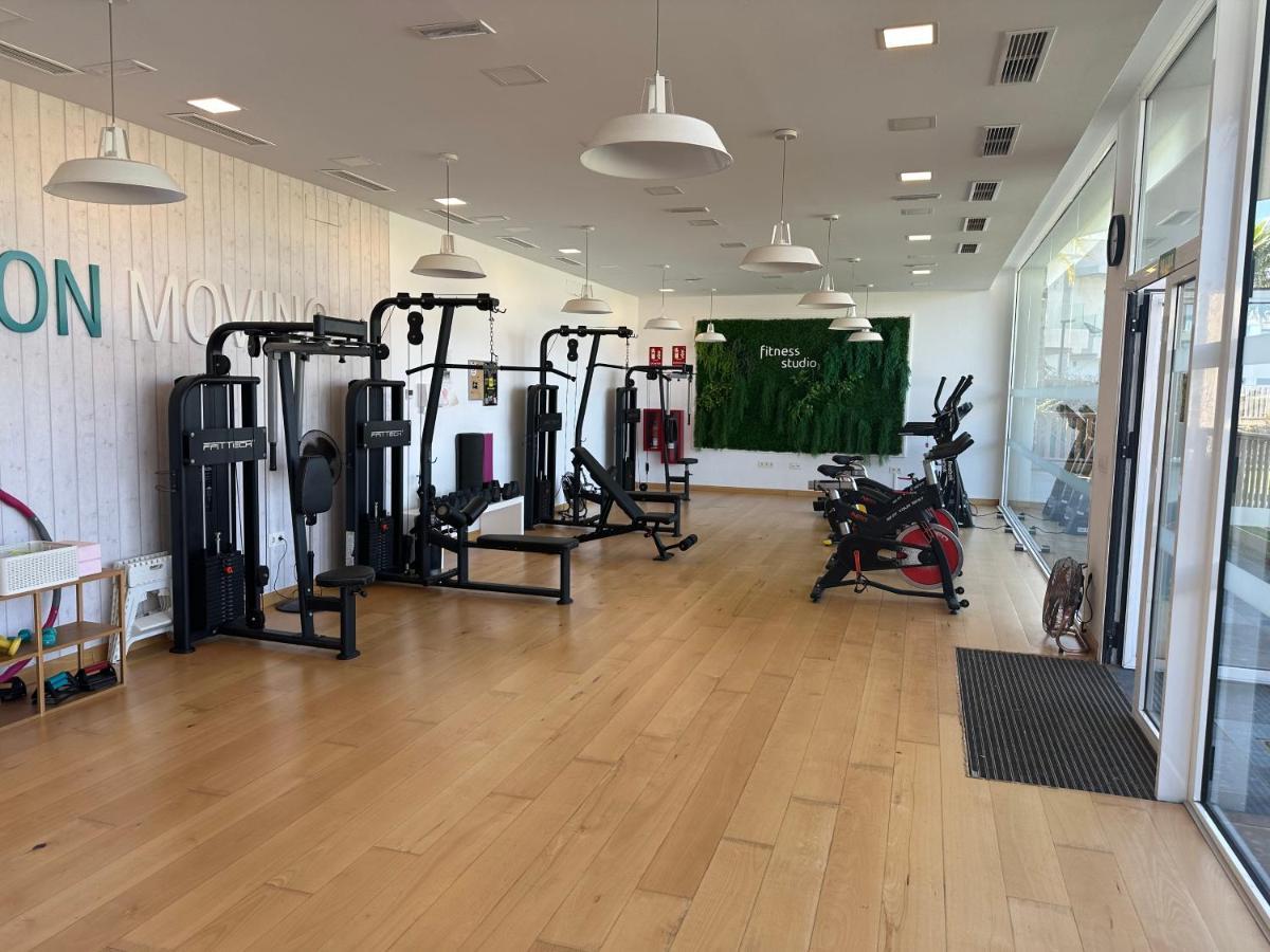 2-Bedroom-Apartment With A Terrace, Pool, Gym มาลากา ภายนอก รูปภาพ