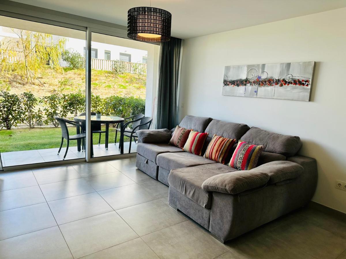 2-Bedroom-Apartment With A Terrace, Pool, Gym มาลากา ภายนอก รูปภาพ